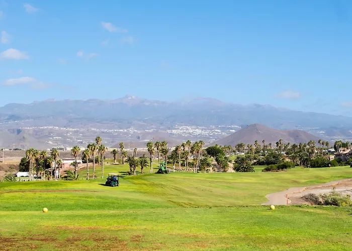 Amarilla Golf Fresa * 圣米格尔德阿沃纳