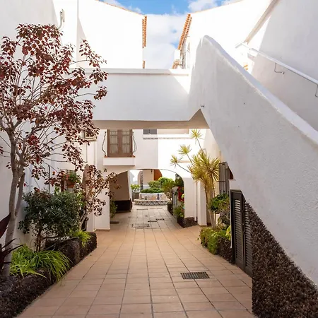 Amarilla Golf Fresa San Miguel de Abona