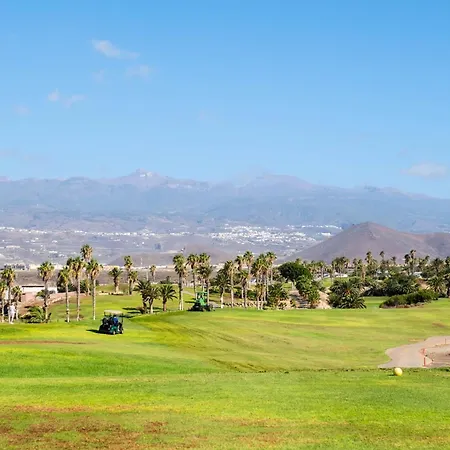 Amarilla Golf Fresa * San Miguel de Abona